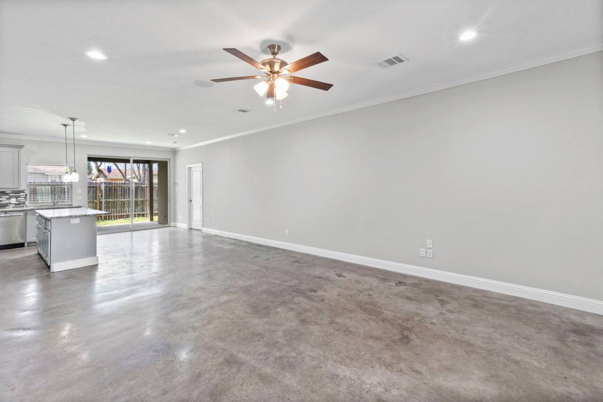House for rent at 2704 Gordon Ave, Fort Worth, TX 76110