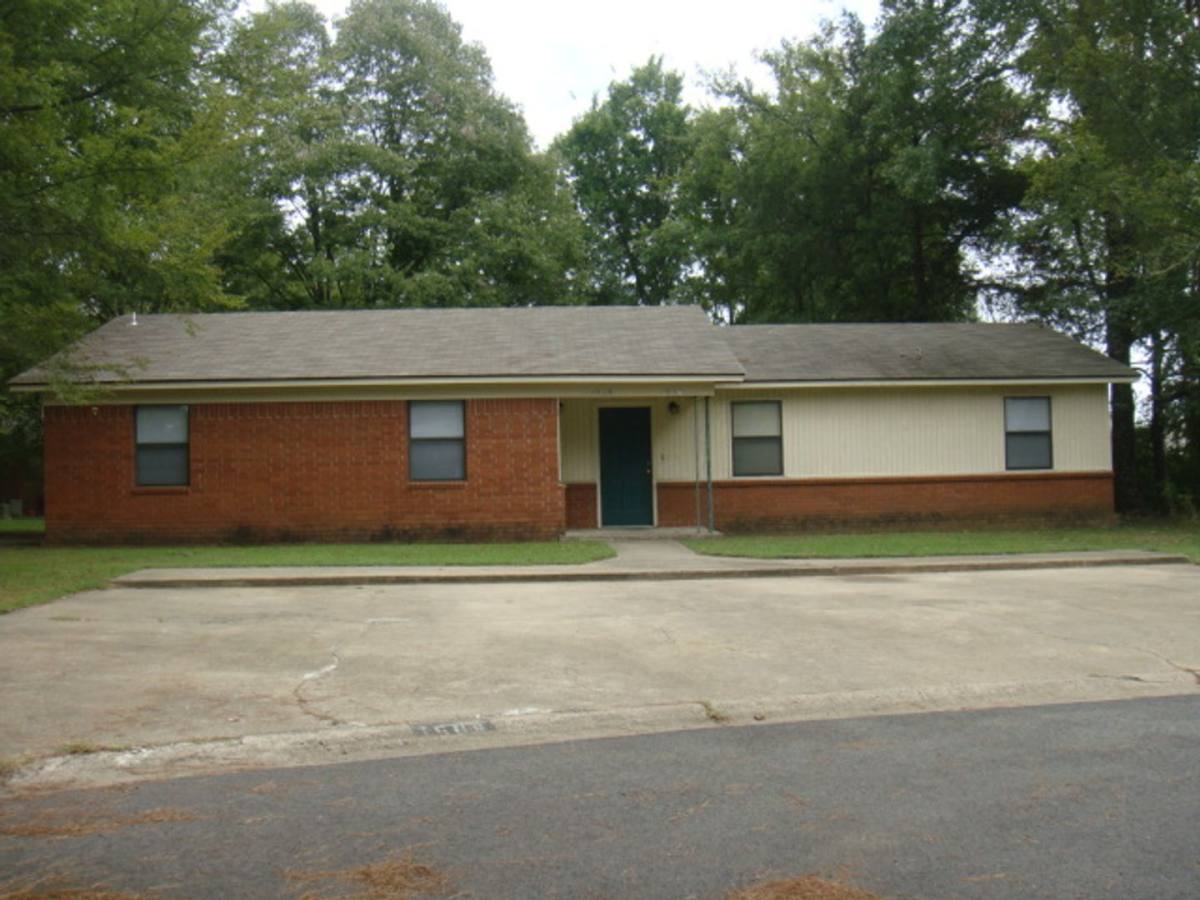 Apartment for rent at 1506 N Nashville Ave, Russellville, AR 72801