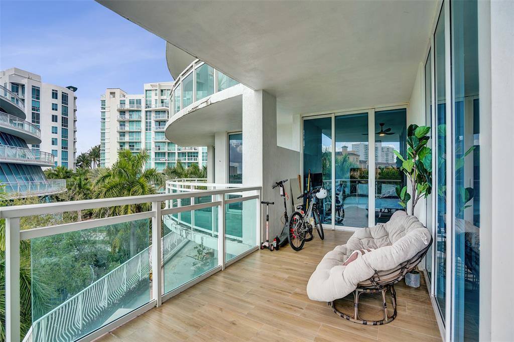 Apartment for rent at 3000 NE 188th St #402, Miami, FL 33180