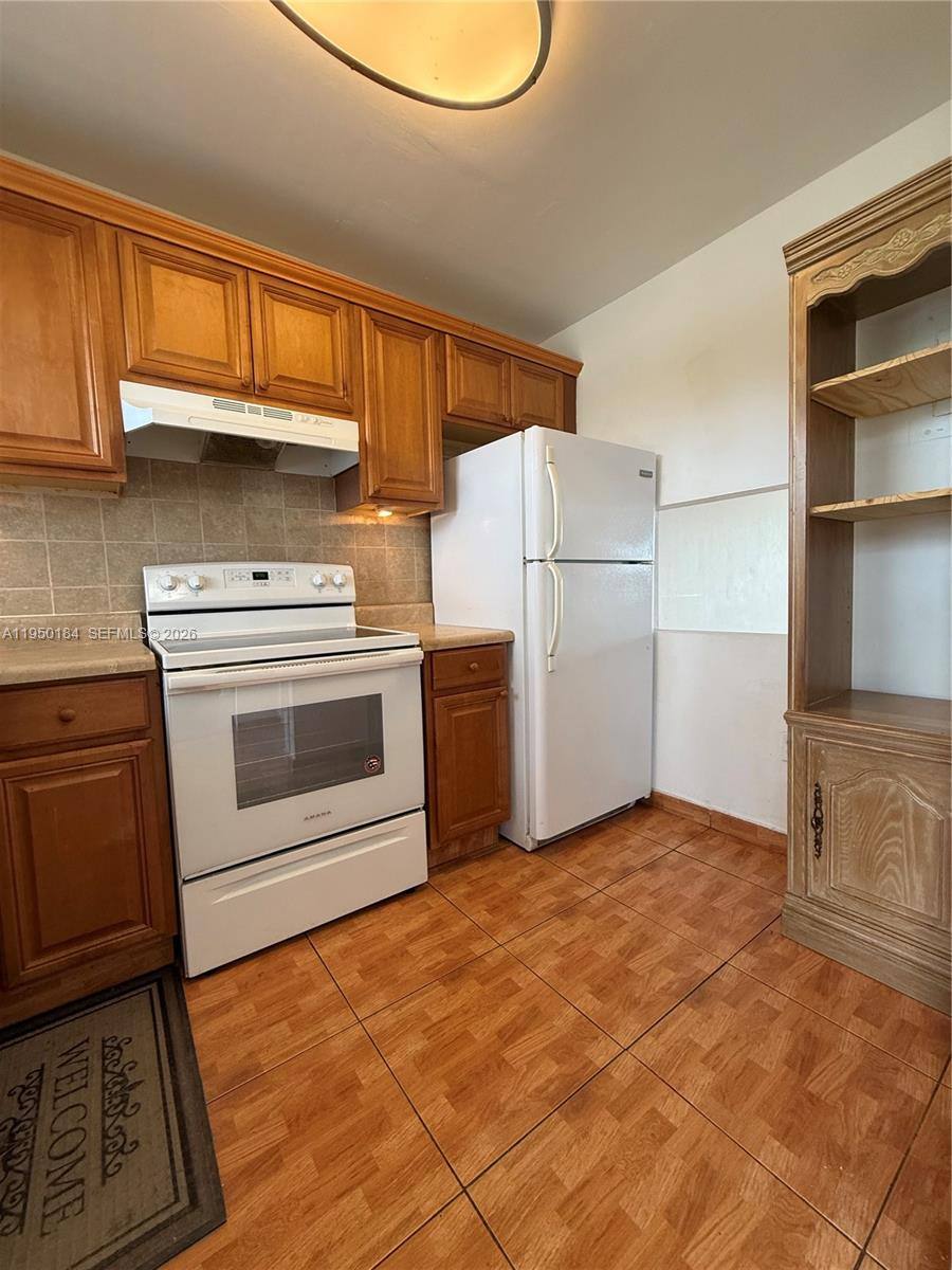 Apartment for rent at 8135 Sunrise Lakes Blvd #302, Fort Lauderdale, FL 33322