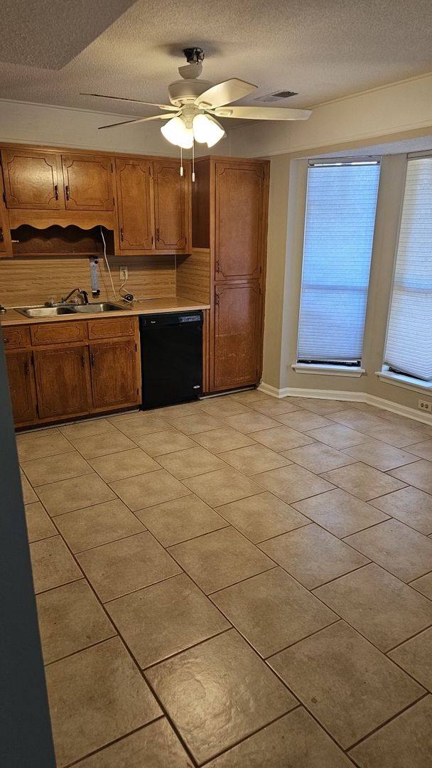 House for rent at 2487 Hampstead Dr, Birmingham, AL 35235
