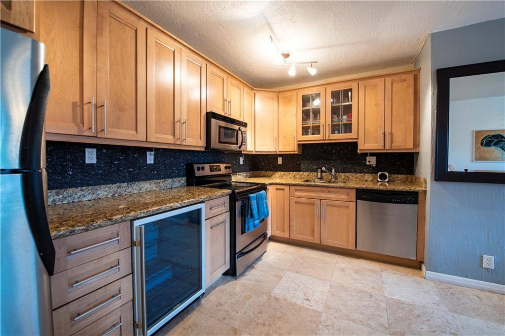Apartment for rent at 530 NE 15th Court #530-2, Fort Lauderdale, FL 33304