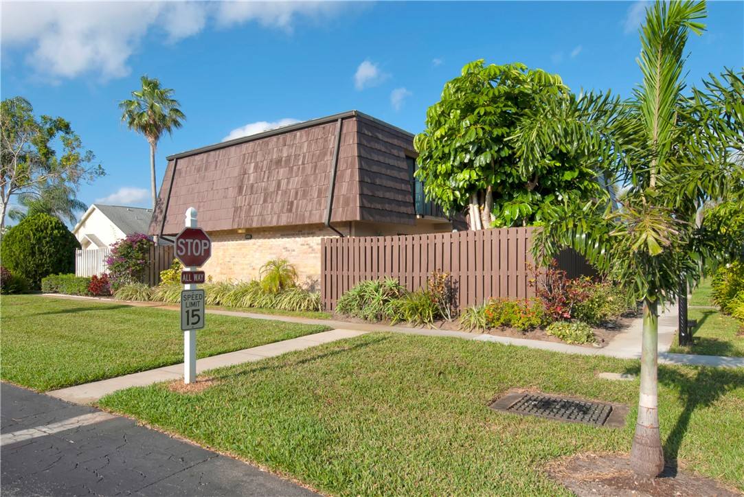 Townhouse for rent at 400 E Waverly Place #4002B, Vero Beach, FL 32960