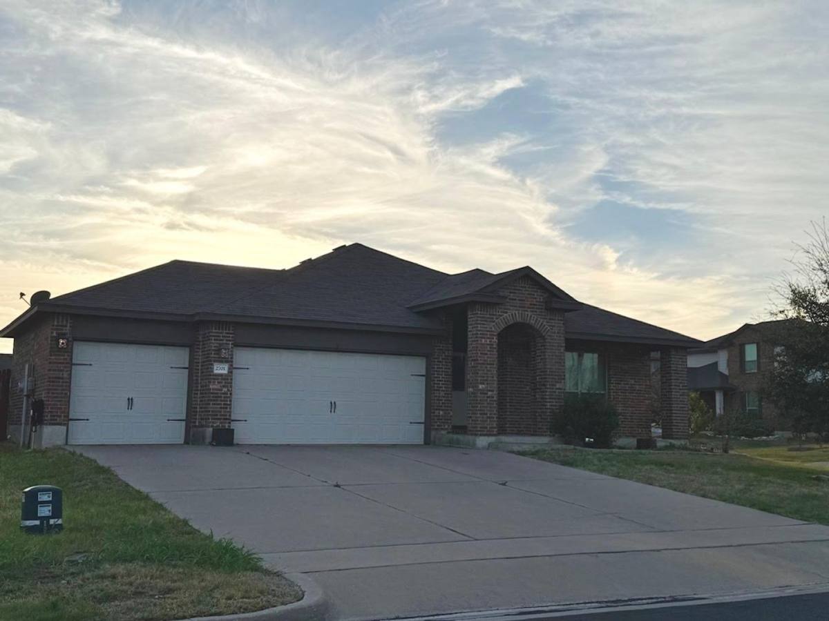 House for rent at 2701 Skinner Dr, Lorena, TX 76655