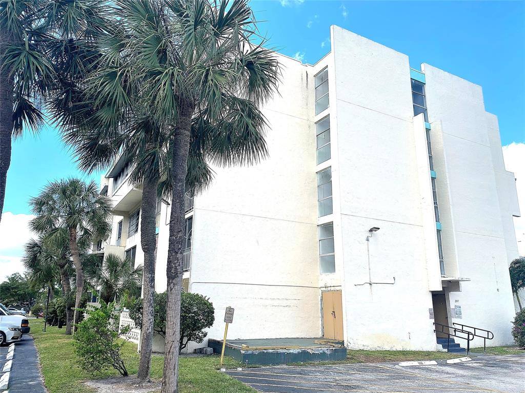 Apartment for rent at 2017 NW 46th Ave #2017409A, Fort Lauderdale, FL 33313