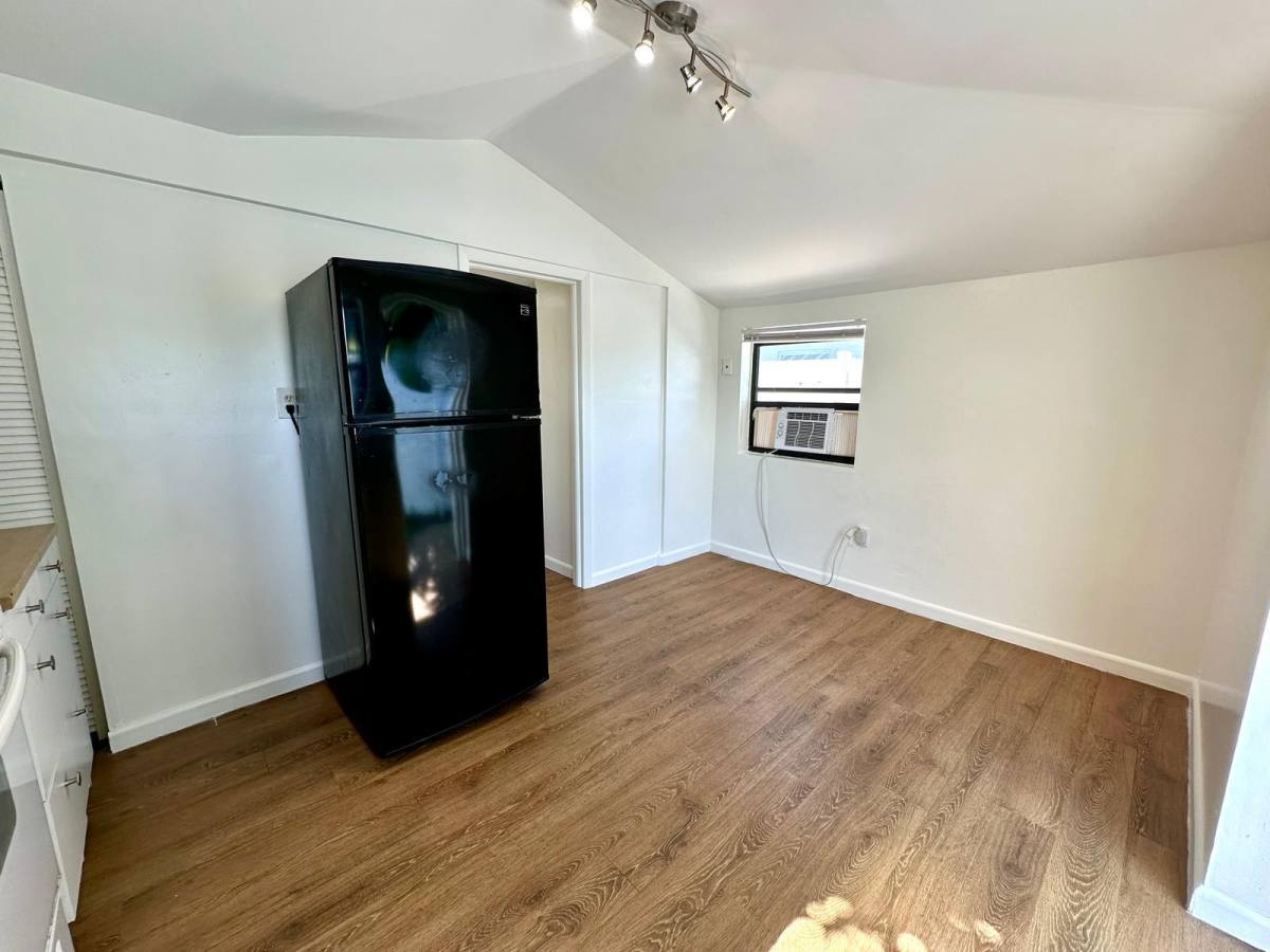 Apartment for rent at 6101 Webster Ave #2, West Palm Beach, FL 33405
