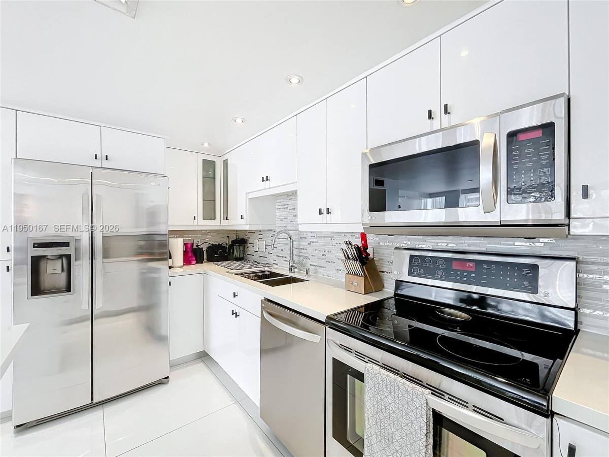 Apartment for rent at 600 NE 36th St #703, Miami, FL 33137
