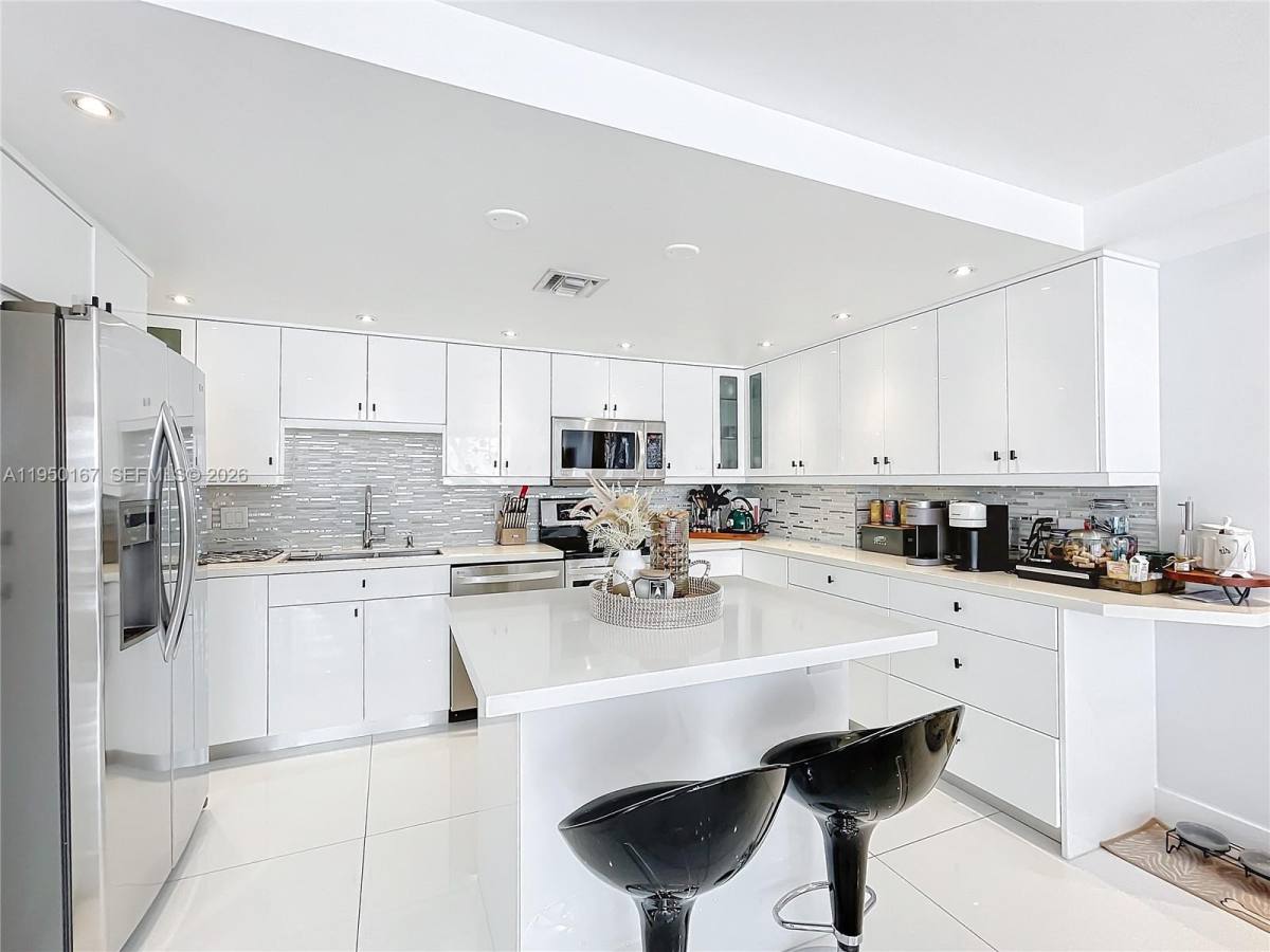 Apartment for rent at 600 NE 36th St #703, Miami, FL 33137