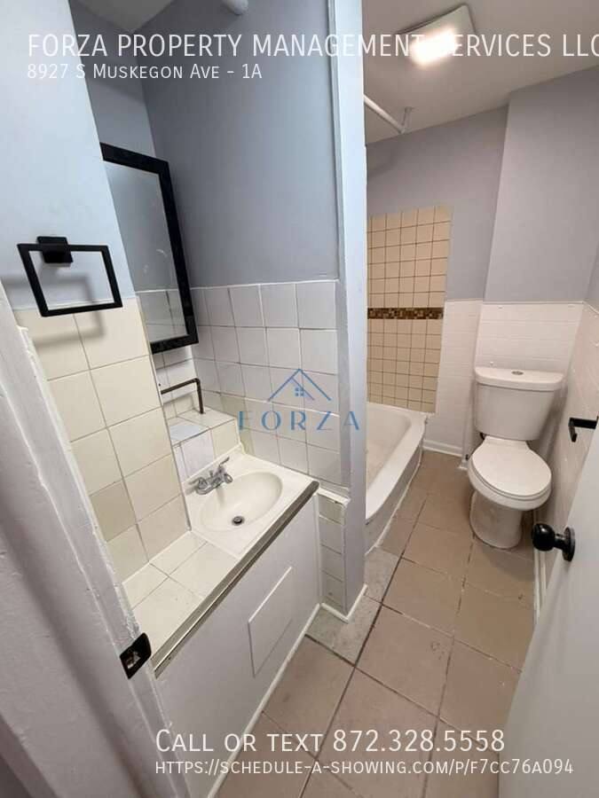Apartment for rent at 8927 S Muskegon Ave #1A, Chicago, IL 60617