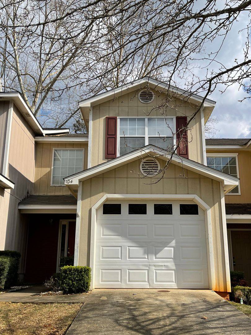 Townhouse for rent at 104 Woodrun Dr, Enterprise, AL 36330