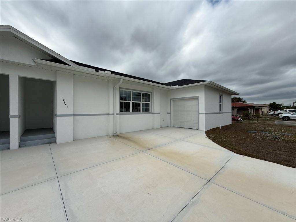 Apartment for rent at 17444 Barbara Dr, Fort Myers, FL 33967