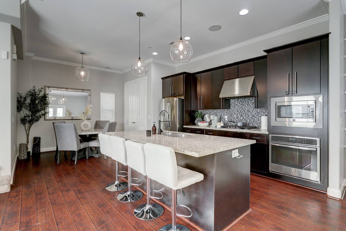 Apartment for rent at 1206 Cushing St, Houston, TX 77019