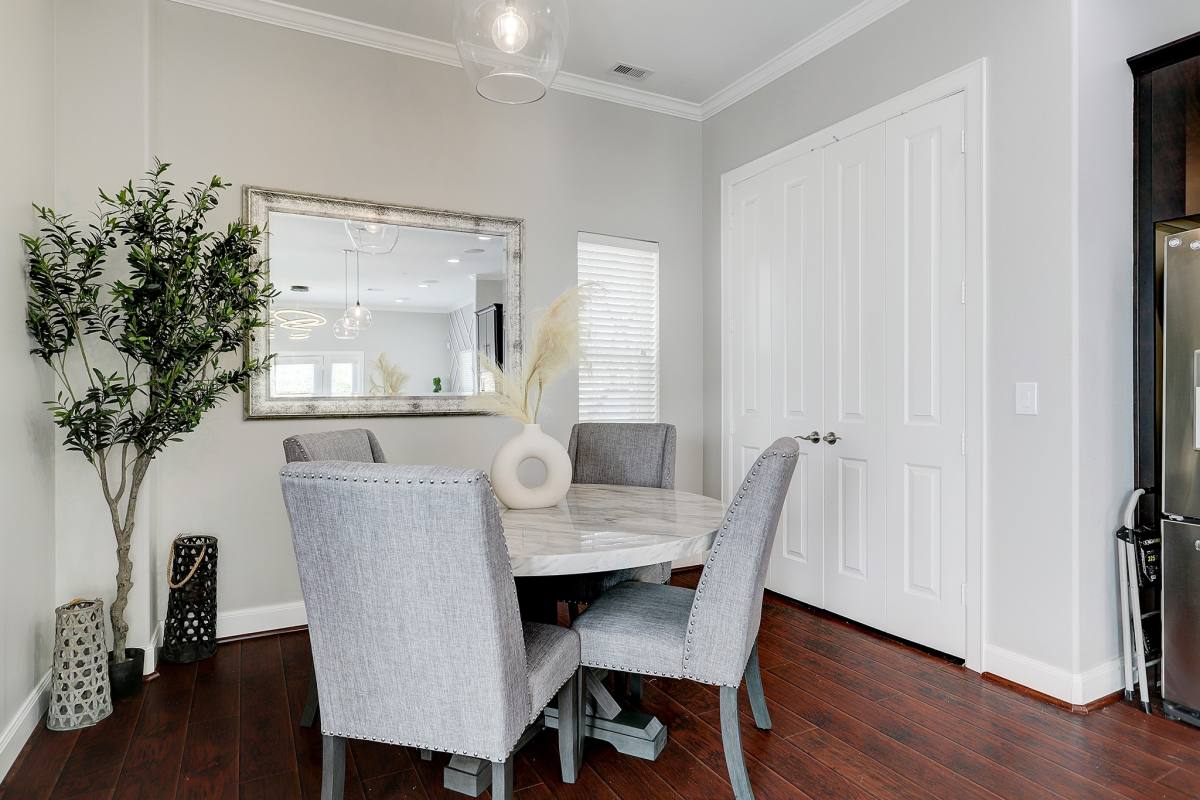 Apartment for rent at 1206 Cushing St, Houston, TX 77019