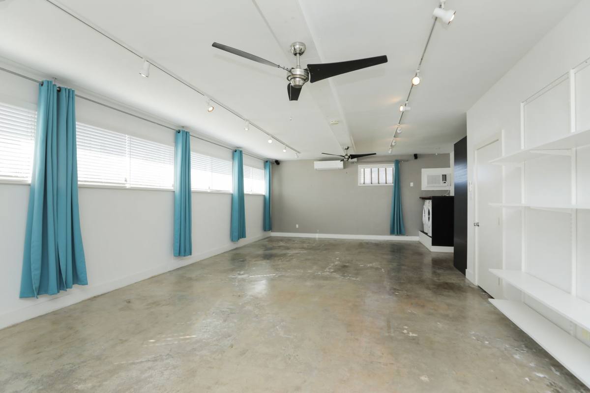 Apartment for rent at 2215 Cleburne St, Houston, TX 77004