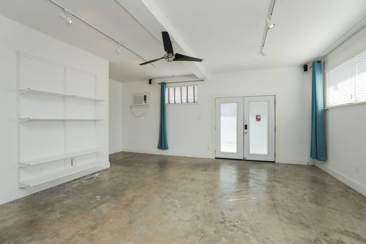 Apartment for rent at 2215 Cleburne St, Houston, TX 77004