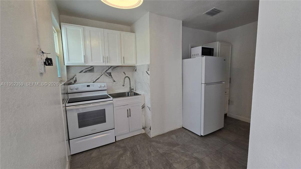 Apartment for rent at 9680 NW 19th Place, Fort Lauderdale, FL 33322