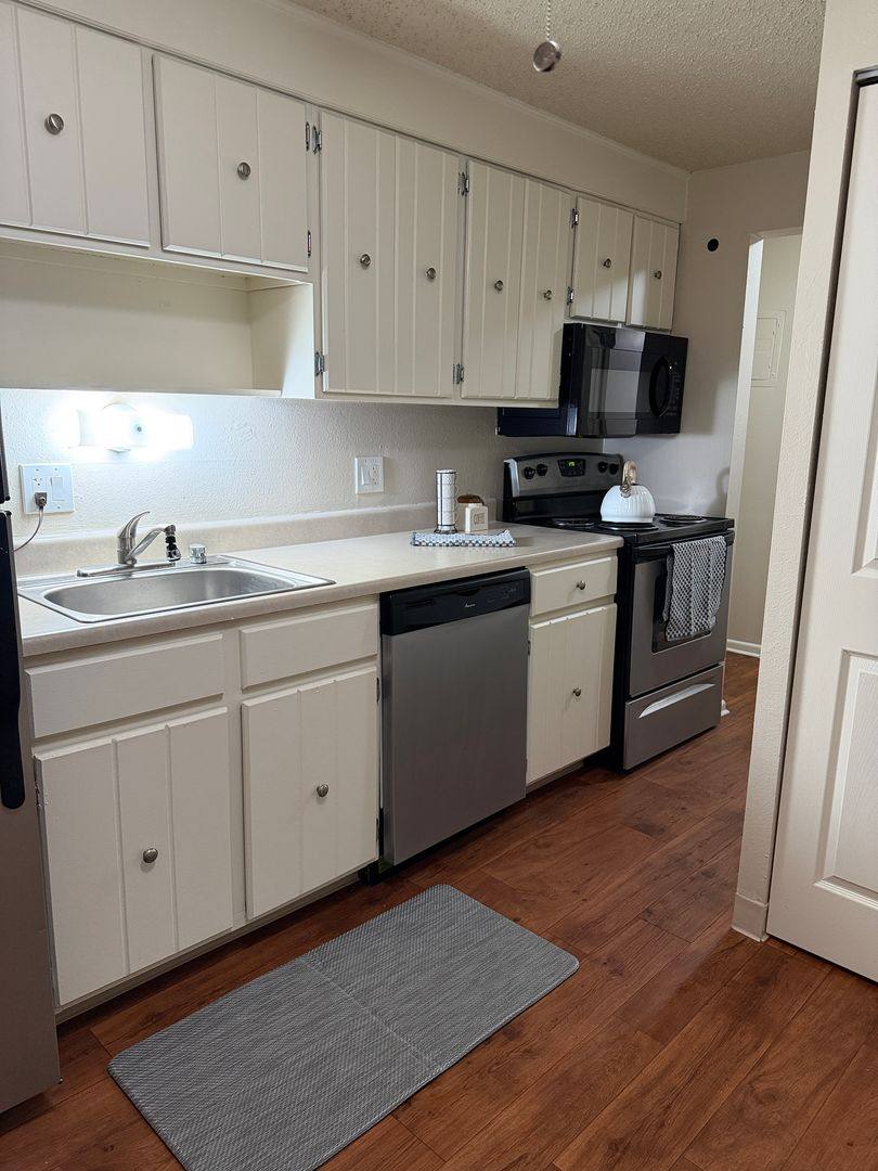 Apartment for rent at 1240 N Elizabeth St, Denver, CO 80206