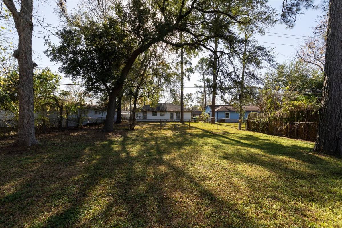 Apartment for rent at 7252 Parker Rd, Houston, TX 77016