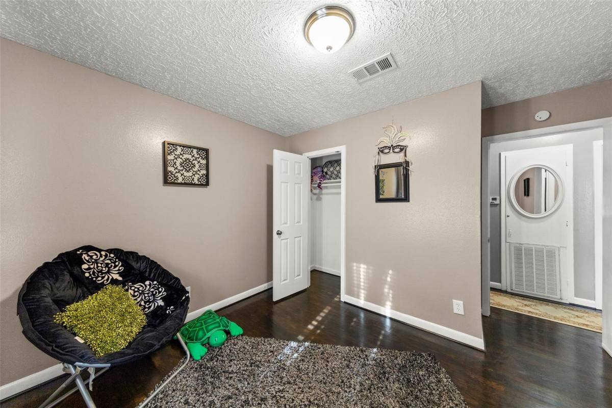 Apartment for rent at 7252 Parker Rd, Houston, TX 77016