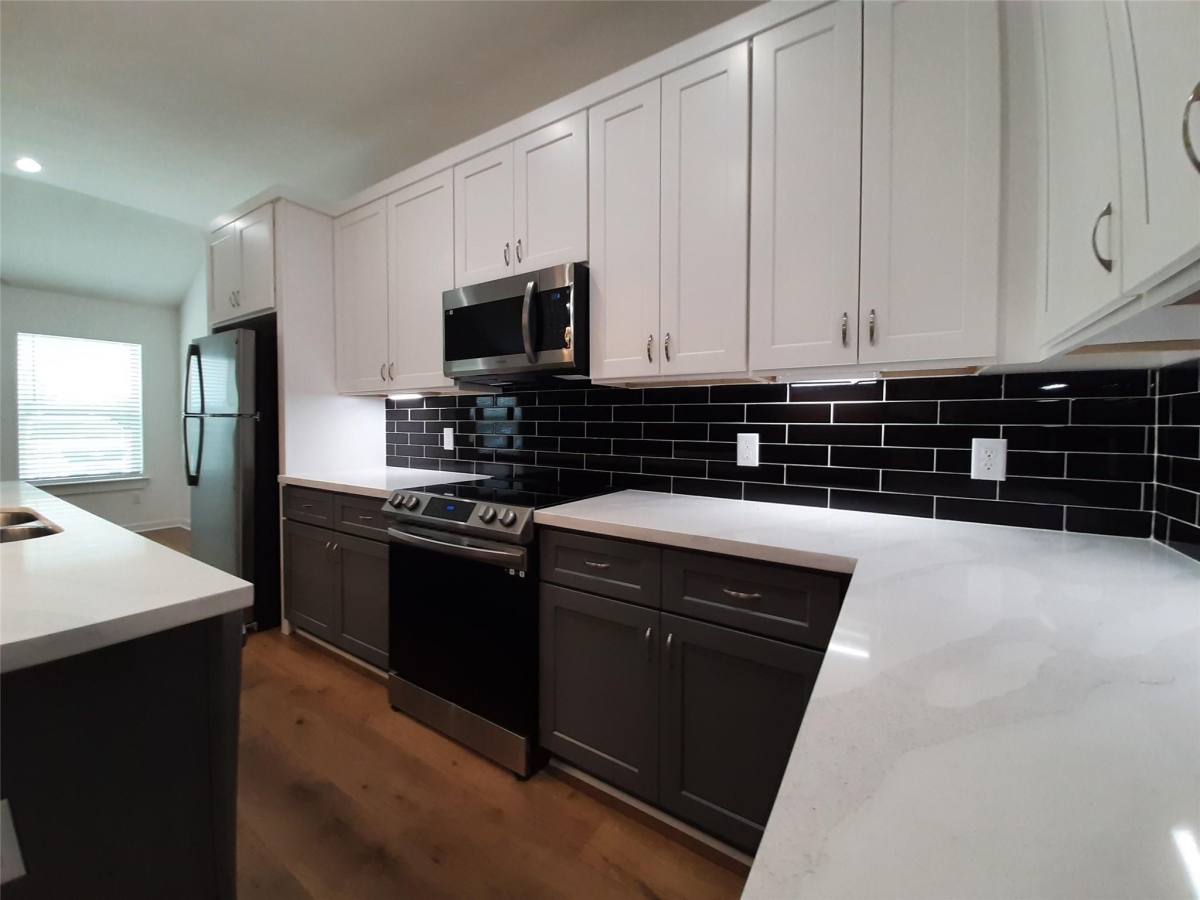 Apartment for rent at 4530 Mayflower St, Houston, TX 77051