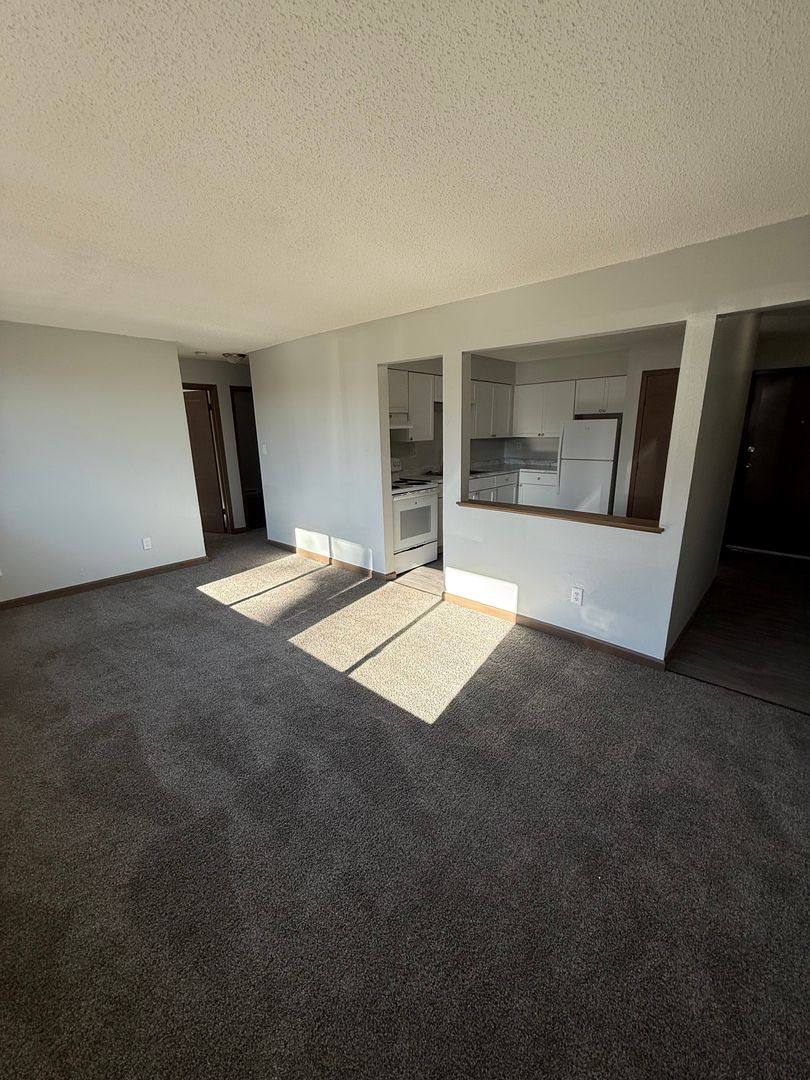 Apartment for rent at 2525-2535 Clarkson Ave, Des Moines, IA 50310