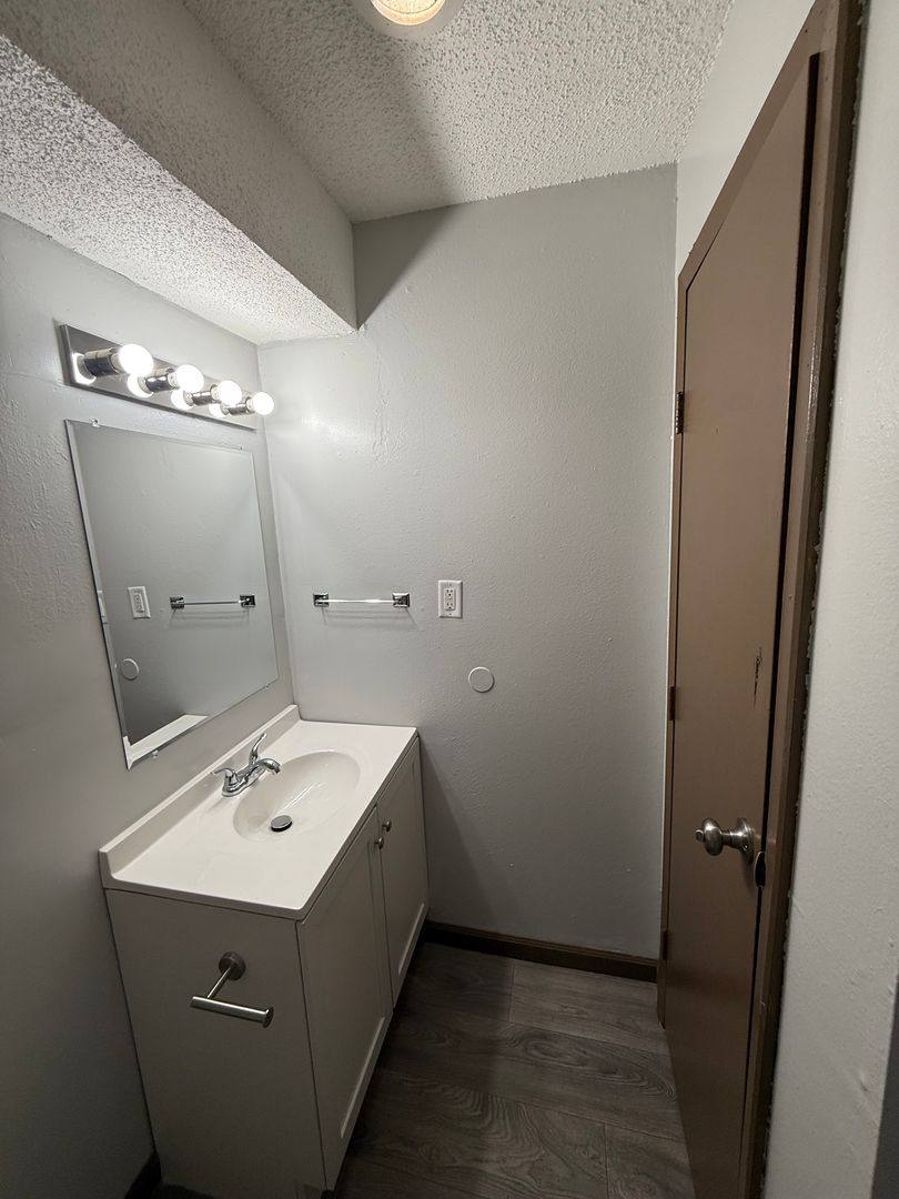 Apartment for rent at 2525-2535 Clarkson Ave, Des Moines, IA 50310