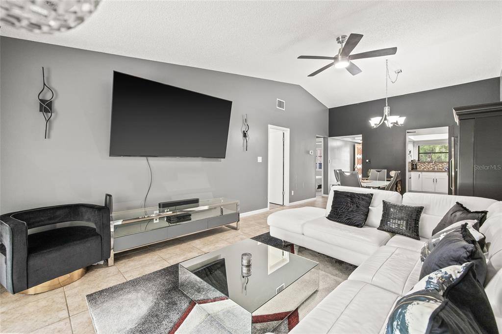 Apartment for rent at 9677 86th Ave, Seminole, FL 33777