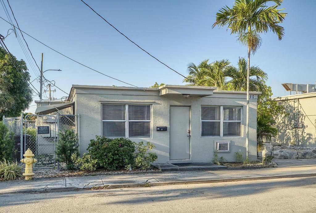 Apartment for rent at 813 9th Ave N #813A, Lake Worth Beach, FL 33460