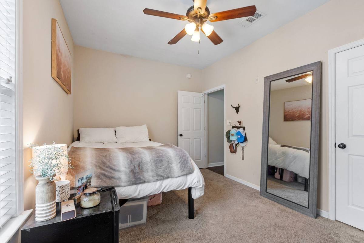 Townhouse for rent at 1775 Belle Vue Way #1, Tallahassee, FL 32304