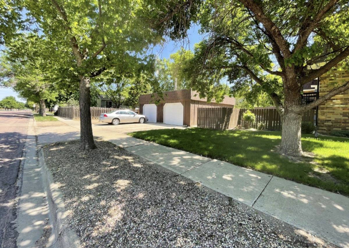 Apartment for rent at 618 W 9th Ave, Mitchell, SD 57301
