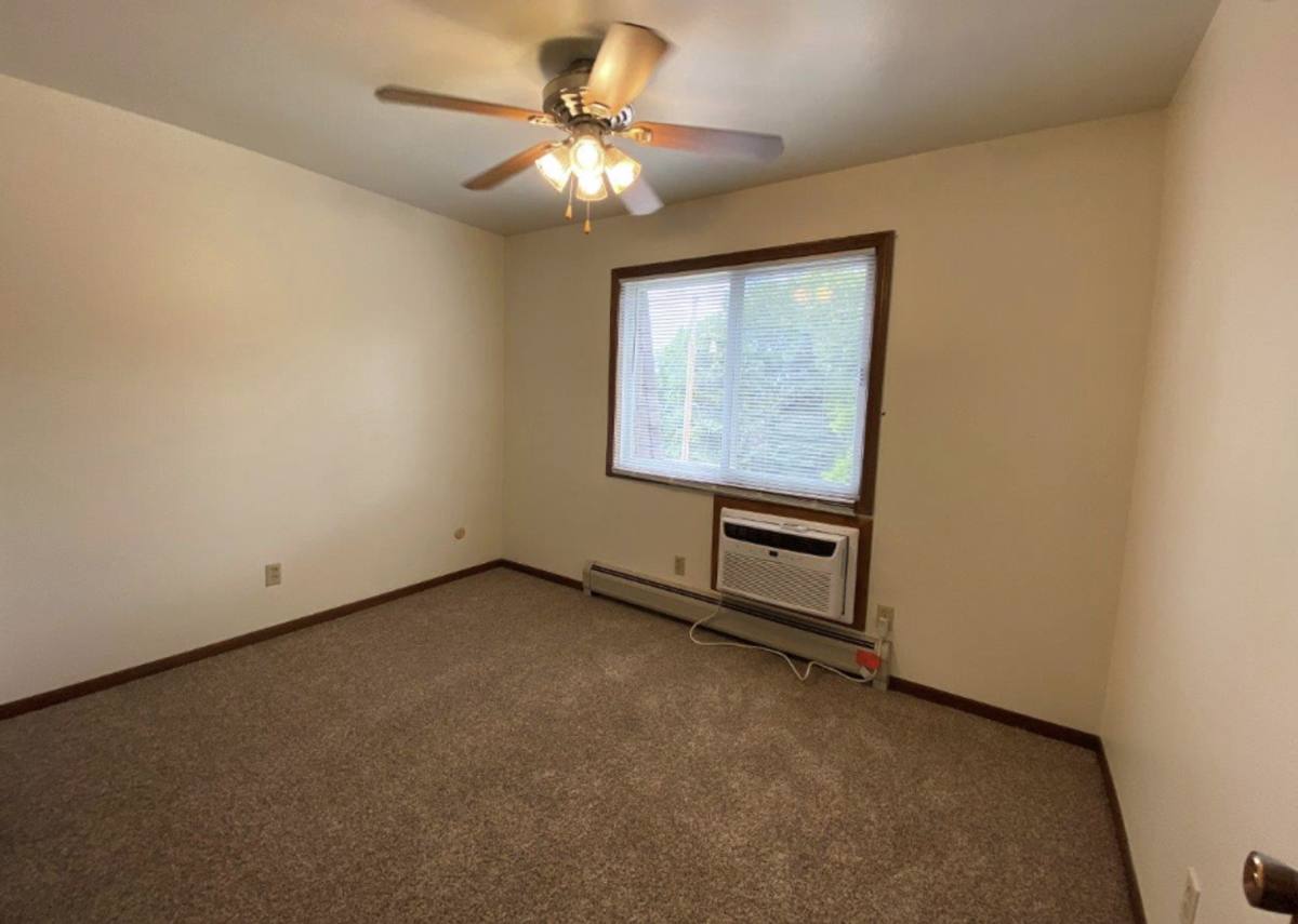 Apartment for rent at 618 W 9th Ave, Mitchell, SD 57301