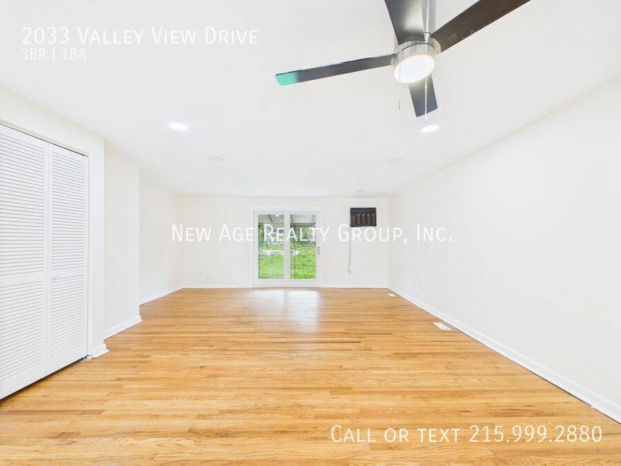 House for rent at 2033 Valley View Dr, Folcroft, PA 19032
