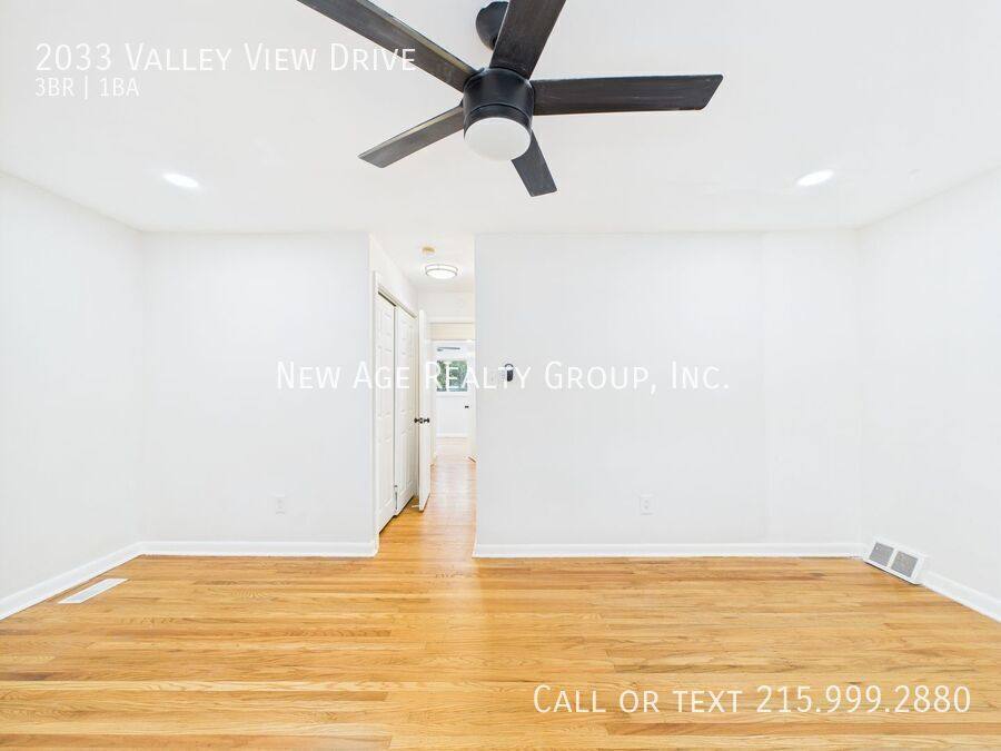 House for rent at 2033 Valley View Dr, Folcroft, PA 19032