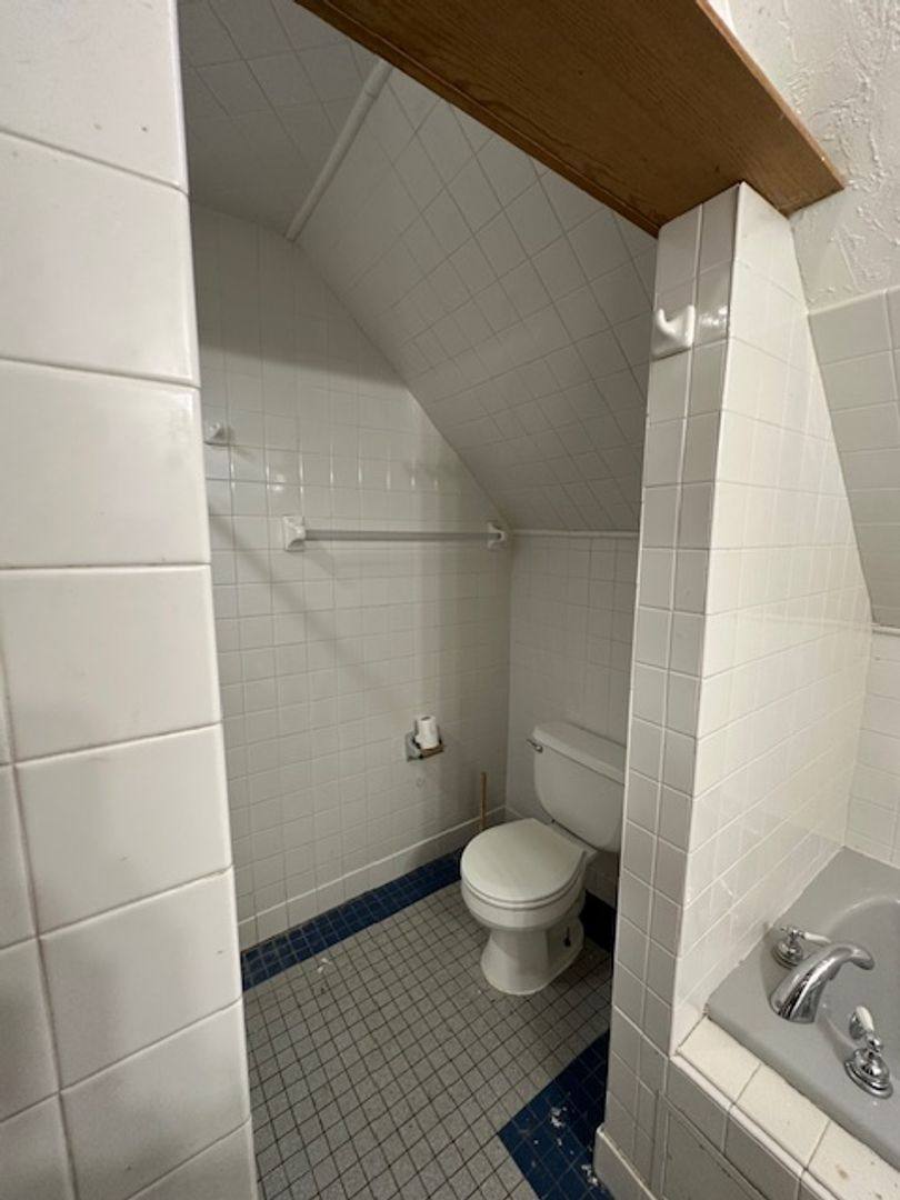 Apartment for rent at 600 W High St, Peoria, IL 61606