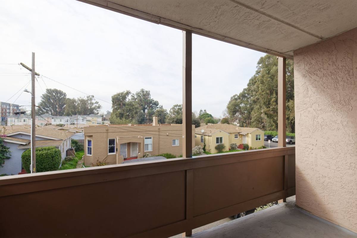 Apartment for rent at 206 Chumalia St, San Leandro, CA 94577