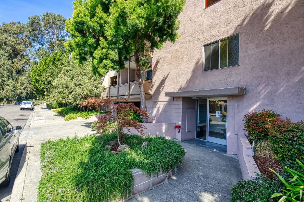 Apartment for rent at 206 Chumalia St, San Leandro, CA 94577