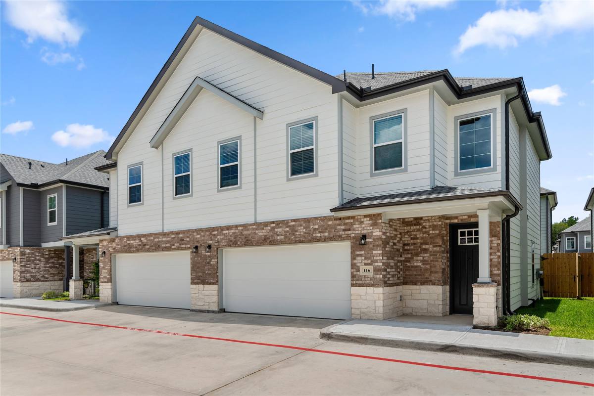 Apartment for rent at 28328-307 Birnham Woods Dr, Spring, TX 77386