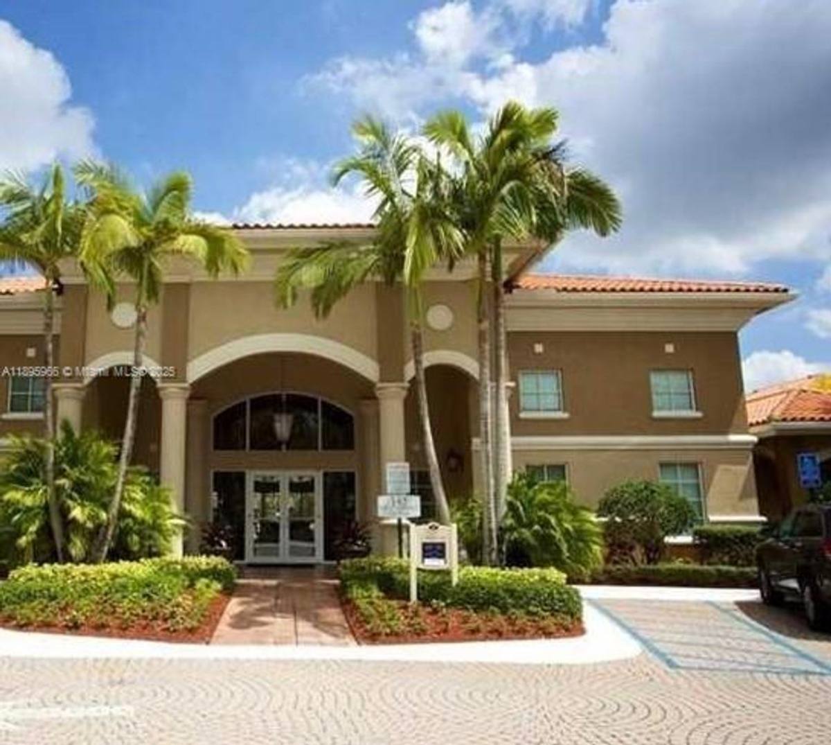 Condo for rent at 230 SW 117th Terrace, Hollywood, FL 33025