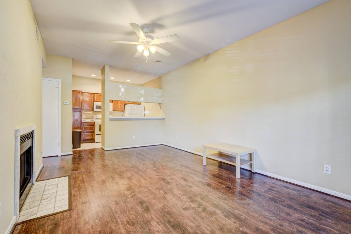 Condo for rent at 2121 El Paseo St #1705, Houston, TX 77054