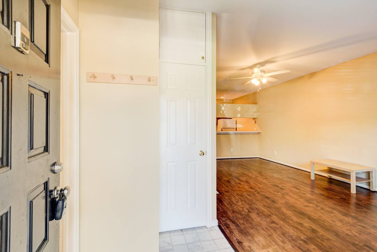 Condo for rent at 2121 El Paseo St #1705, Houston, TX 77054