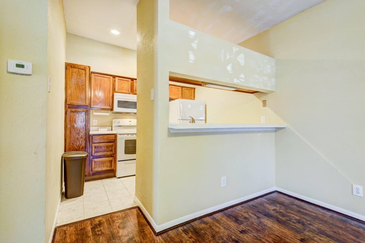 Condo for rent at 2121 El Paseo St #1705, Houston, TX 77054