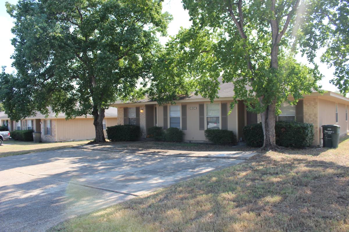 Townhouse for rent at 3604 Comanche, Bryan, TX 77802