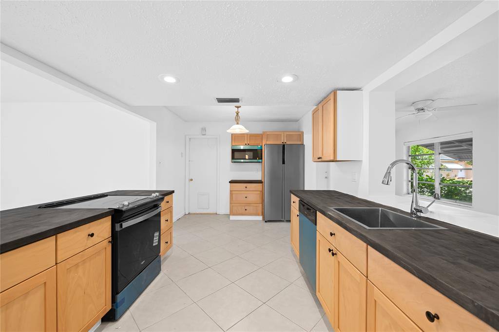 Apartment for rent at 7005 NW 11th St, Pompano Beach, FL 33063