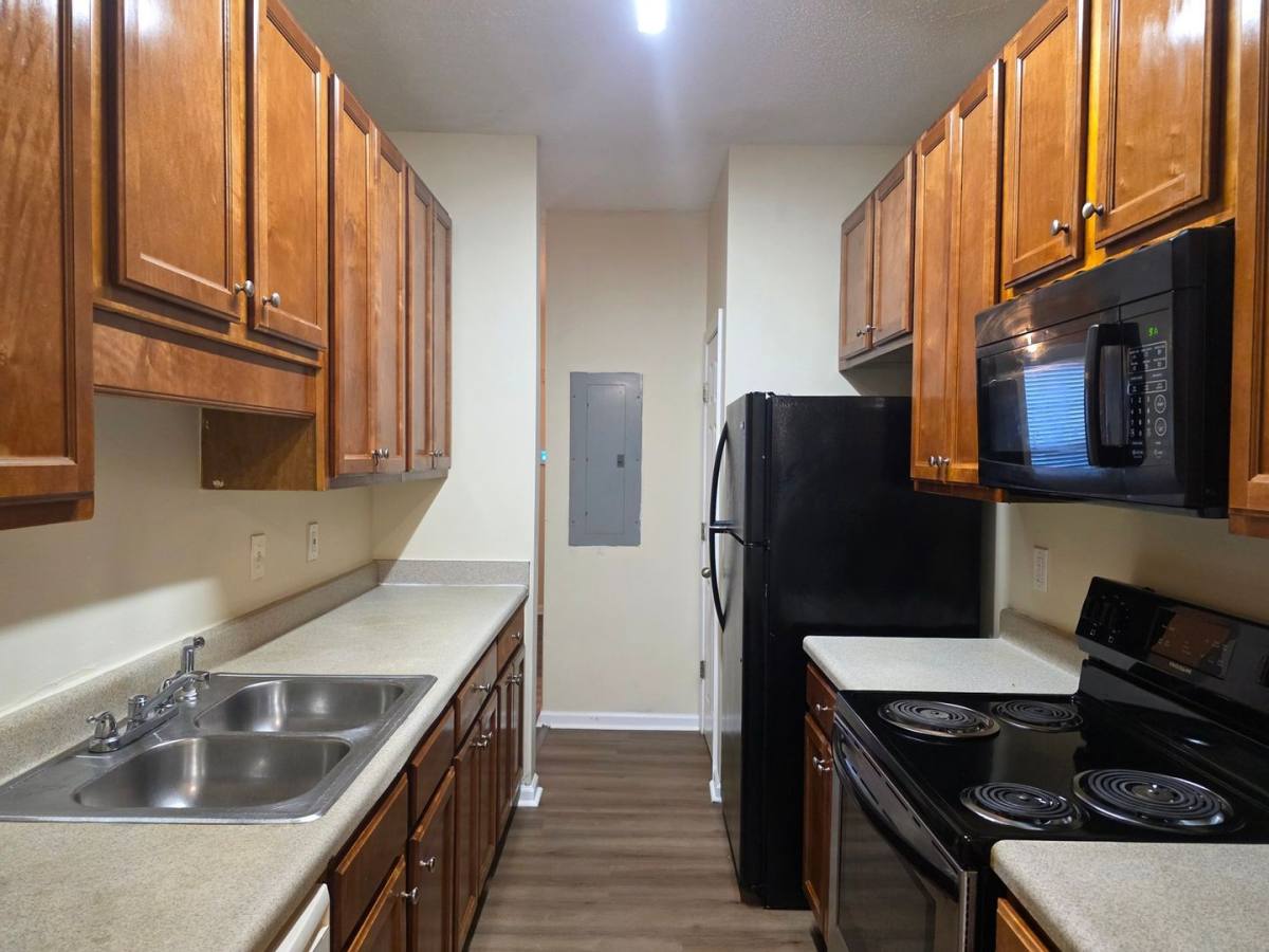 House for rent at 213 Shenandoah Dr, Riverdale, GA 30274