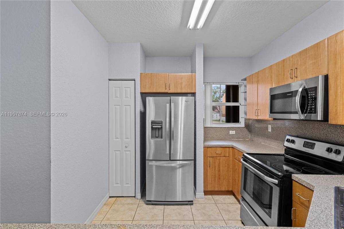 Townhouse for rent at 865 SW 6th Court #865, Homestead, FL 33034