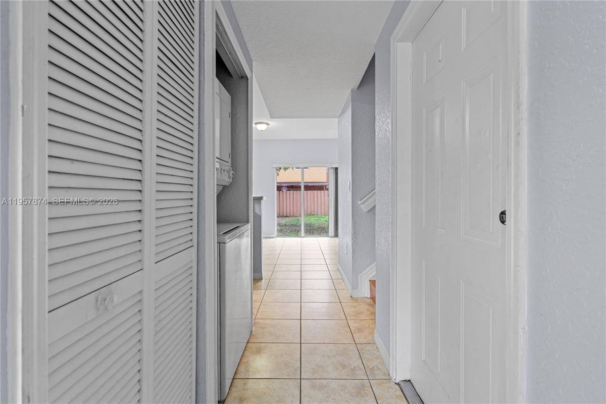 Townhouse for rent at 865 SW 6th Court #865, Homestead, FL 33034