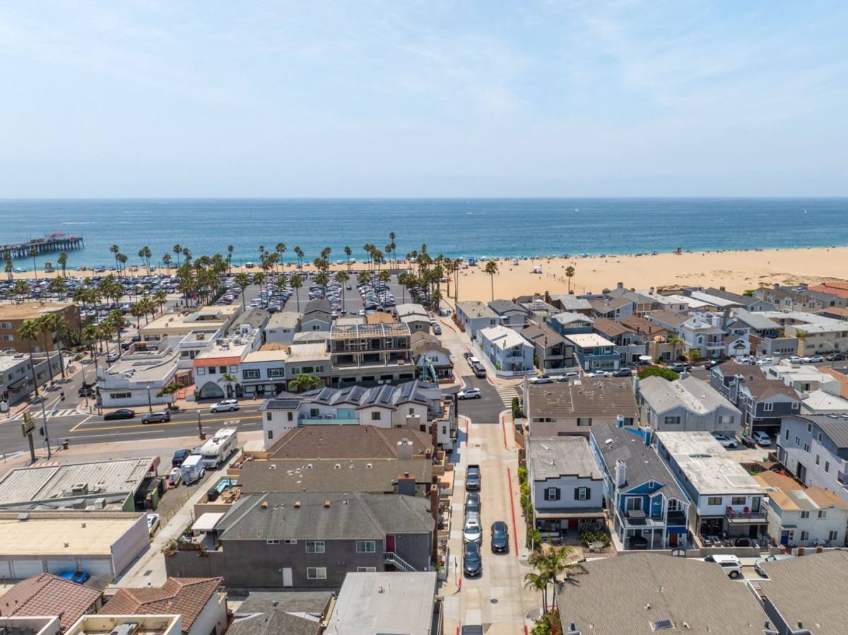 Condo for rent at 206 Adams St #A, Newport Beach, CA 92661