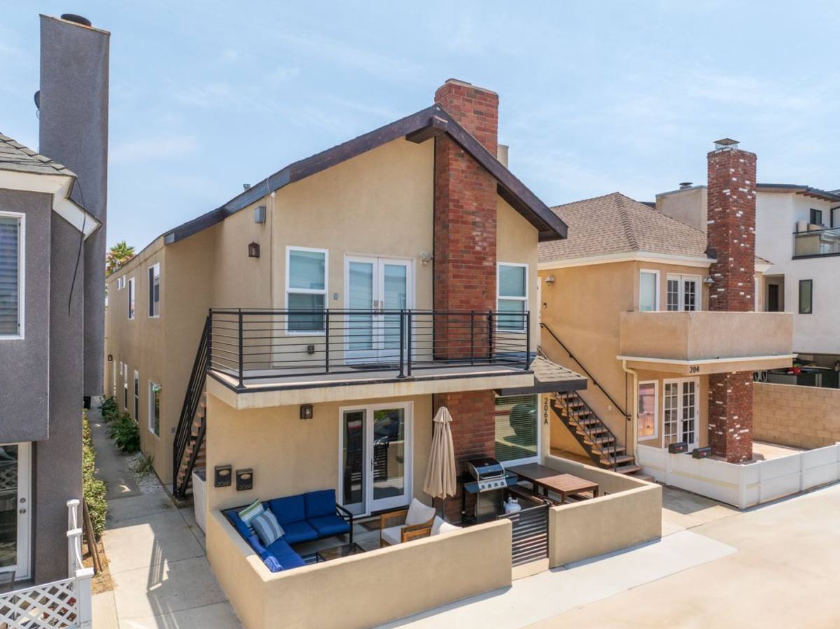 Condo for rent at 206 Adams St #A, Newport Beach, CA 92661