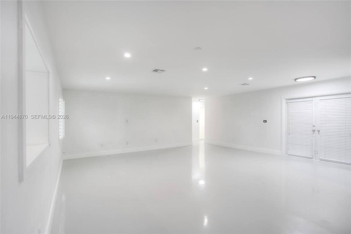 Apartment for rent at 9825 SW 196th St, Miami, FL 33157