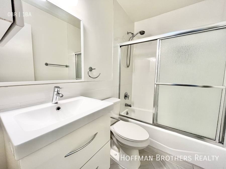 Apartment for rent at 400 S Berendo St #305, Los Angeles, CA 90020
